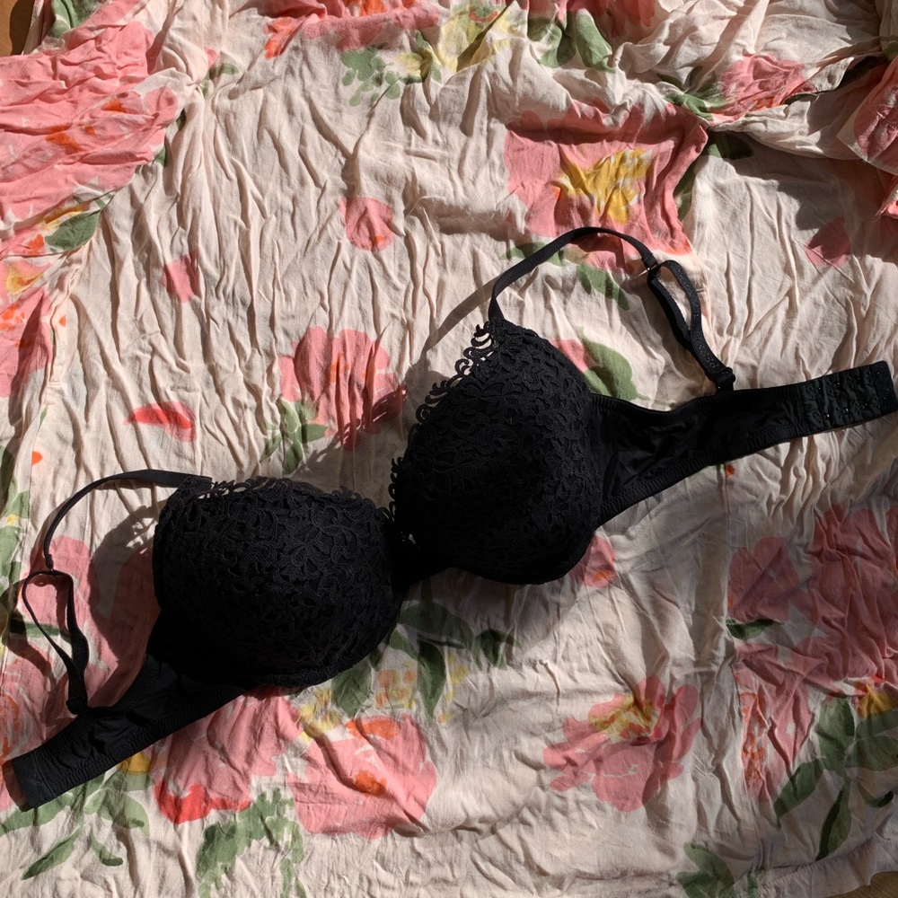 🔥La Perla black lace bra size 36D - Picture 16 of 16